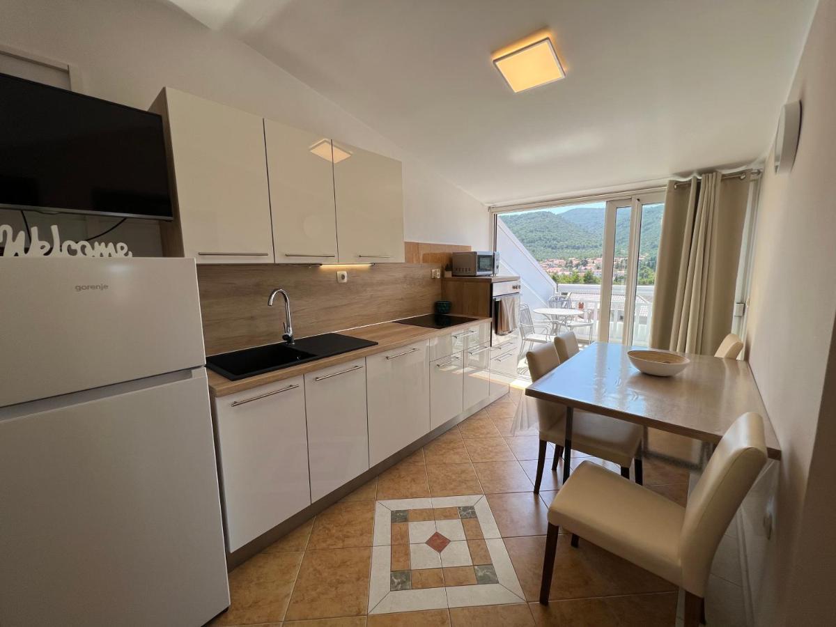 Ana * Stari Grad (Hvar)