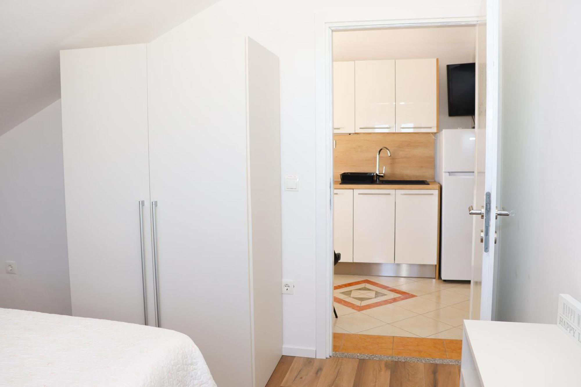 Apartment Ana *
